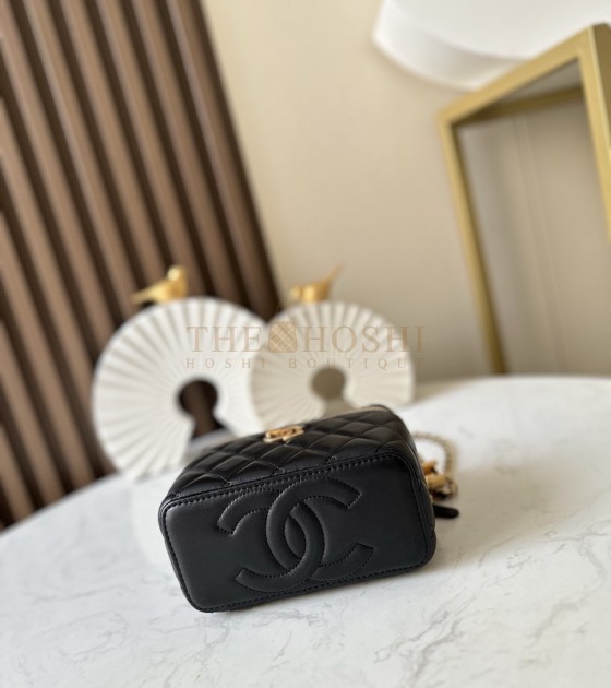 Ch**el Lamskin Leather Vantity Case With Chain Black  Size 17x9.5x8CM Master Quality