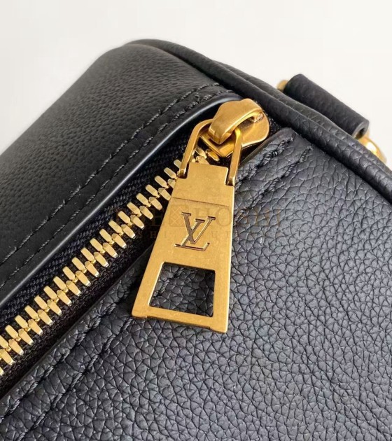 L0vis Vvtt0n LV M24891 Black Cowhide Leather Key Pouch 17×30×21cm Master Quality