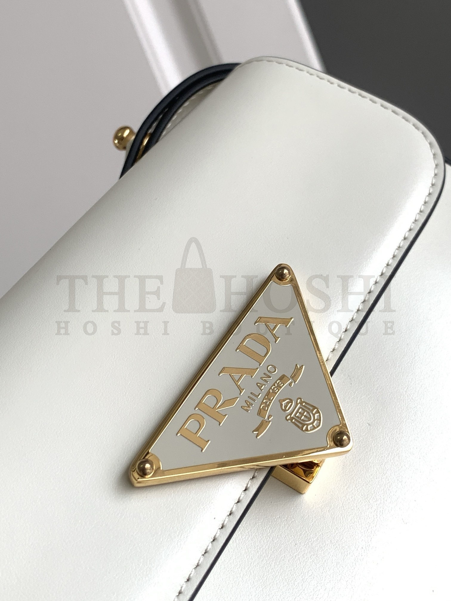 Pra*a Shoulder Bag in White Smooth Calfskin Master Quality