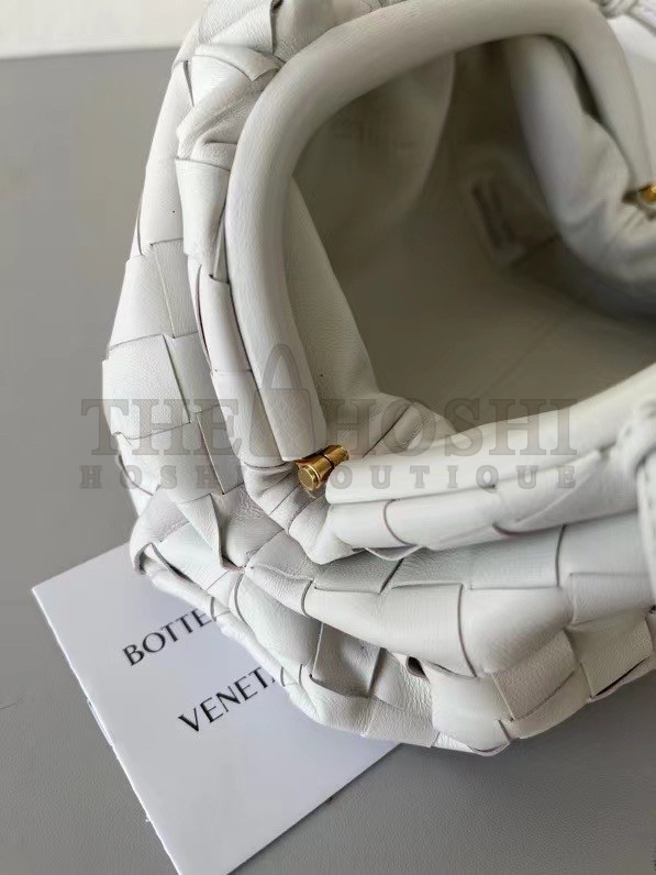 B0tt*ga Ven*ta Mini Pouch In White Intrecciato Lambskin Master Quality