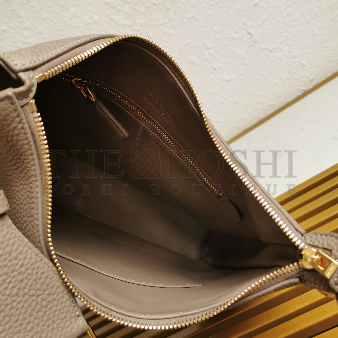 Pra*a Shoulder Bag in Grey Grained Leather Master Quality