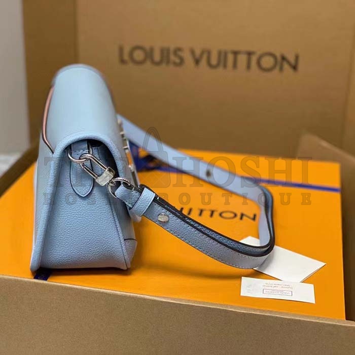 L0vis Vvtt0n LV Women Buci Crossbody Cloud Blue Epi Grained Cowhide Leather Master Quality