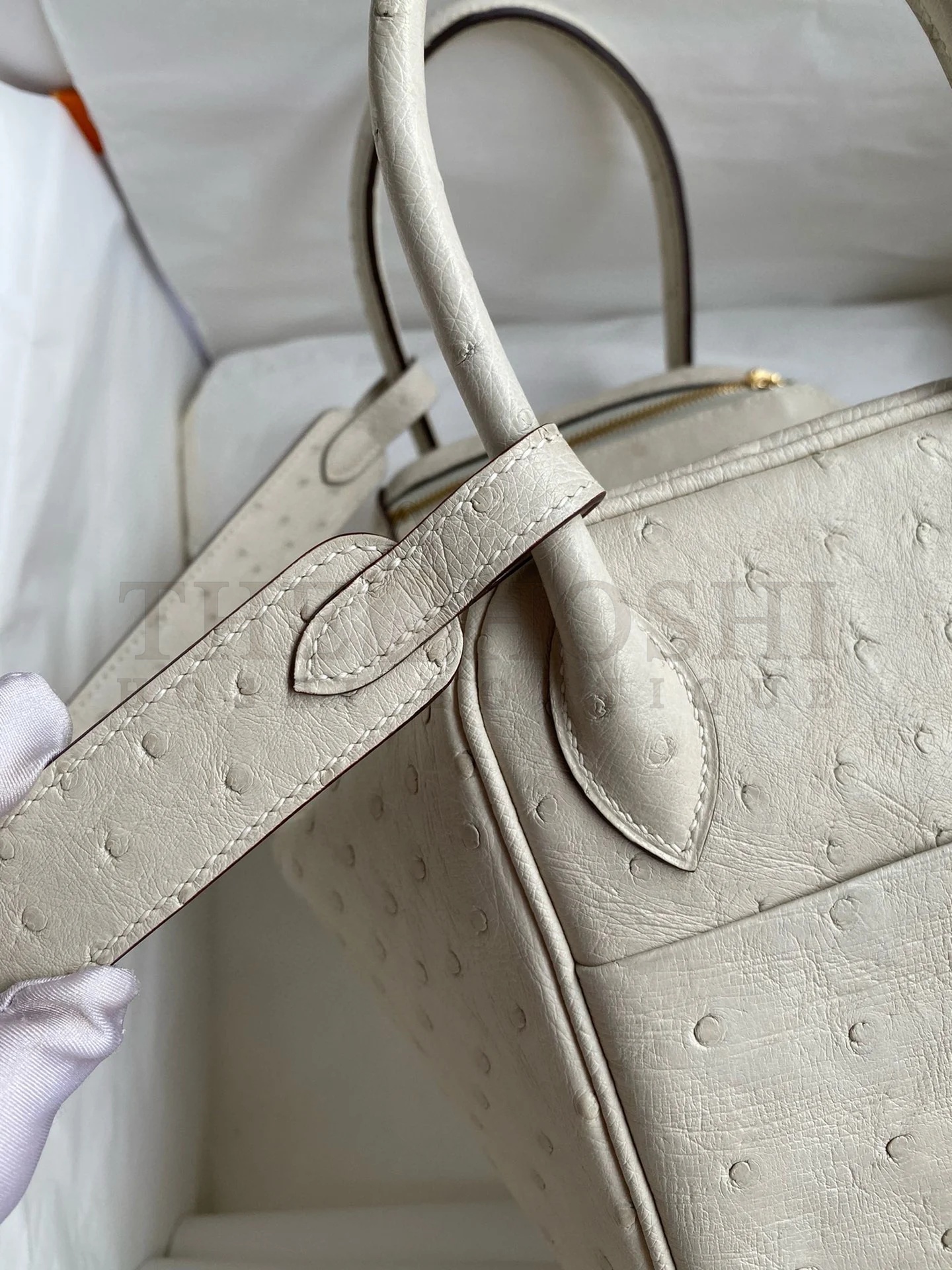 H**me5 Lindy 26 Handmade Bag In Craie Ostrich Leather Master Quality