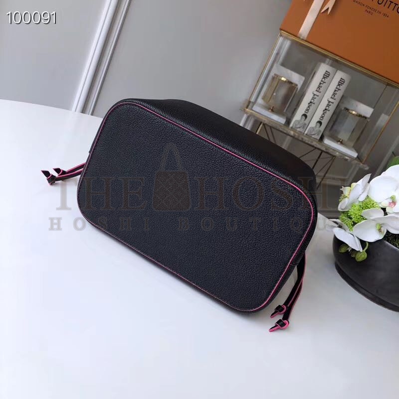 L0vis Vvtt0n LV Women Lockme Bucket Bag in Calfskin Lether-Black Master Quality