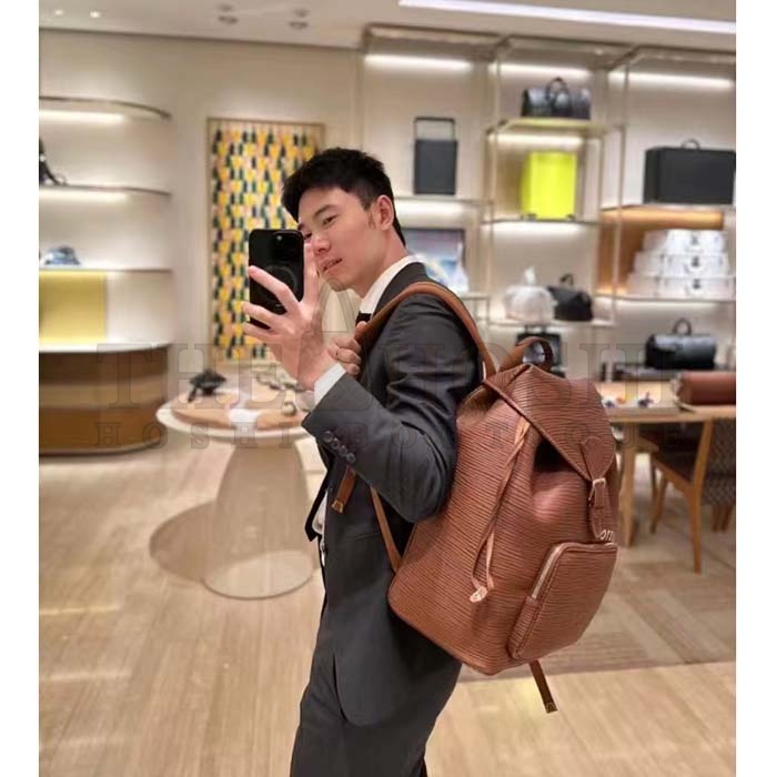 L0vis Vvtt0n LV Unisex Montsouris Backpack Cognac Calf Leather Drawstring Magnetic Closure Handle Master Quality