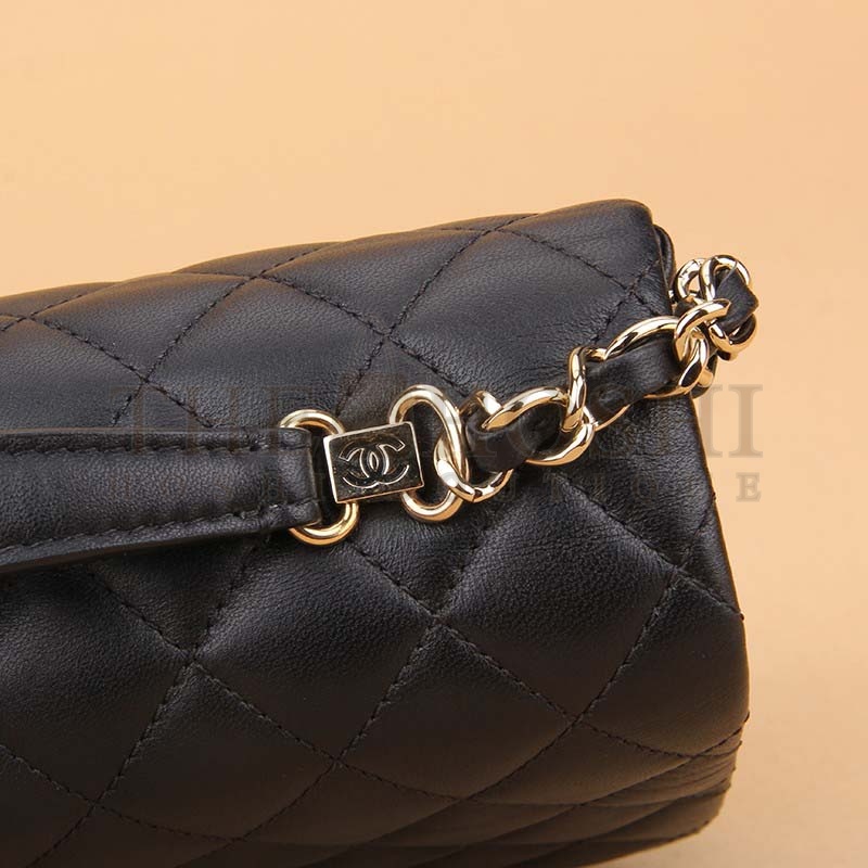 Ch**el Women Kelly Flap Bag in Goatskin Leather with Top Handle-Black Master Quality