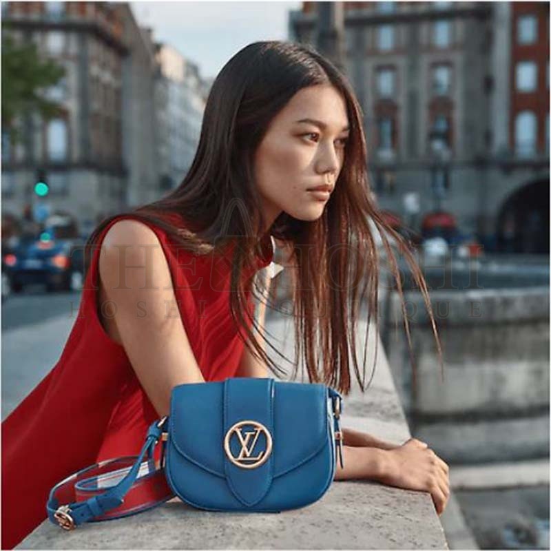 L0vis Vvtt0n LV Women LV Pont 9 Soft MM Handbag Bleu Général Rouge Grained Calfskin Master Quality