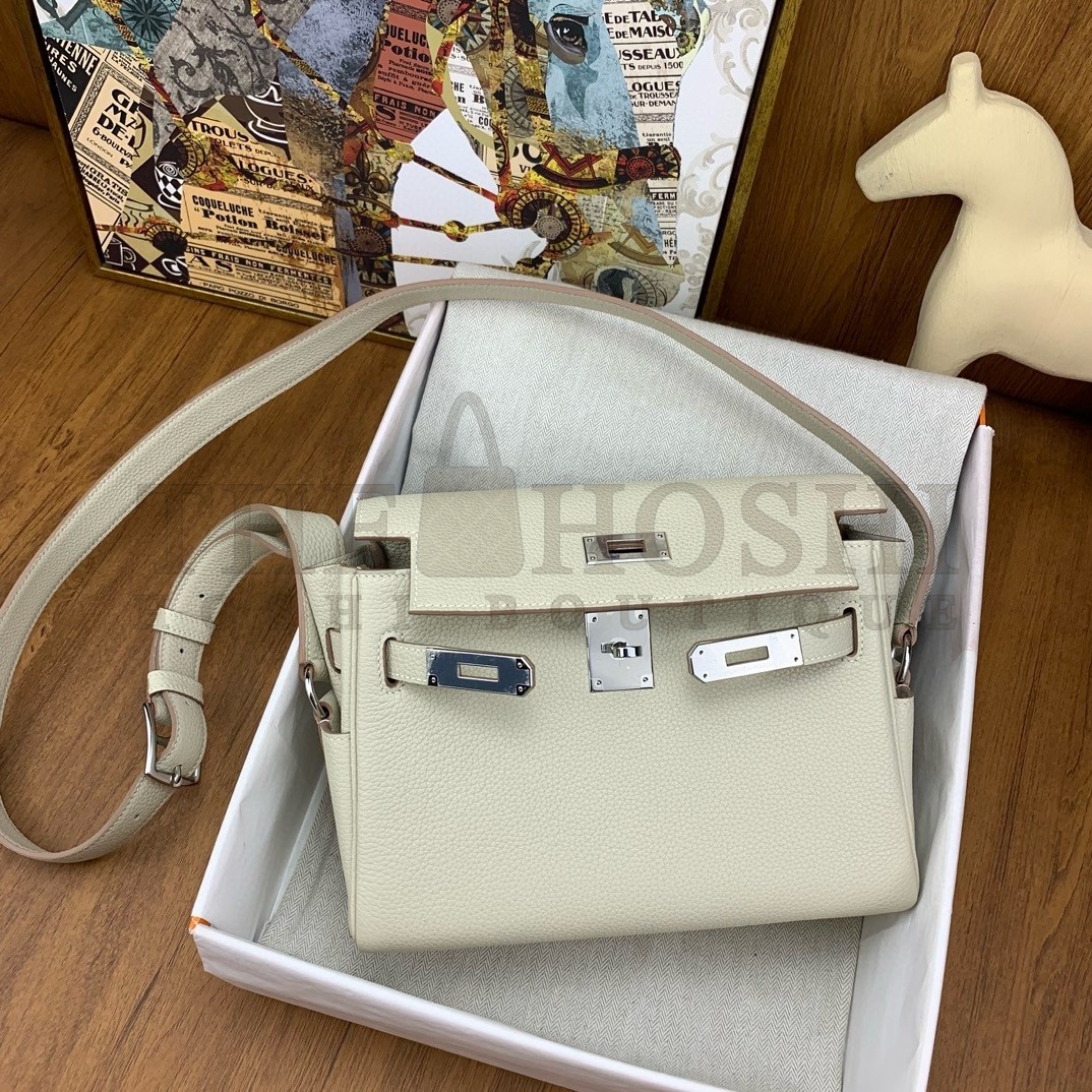 H**me5 Kelly Messenger Bag in Craie Clemence Leather Master Quality