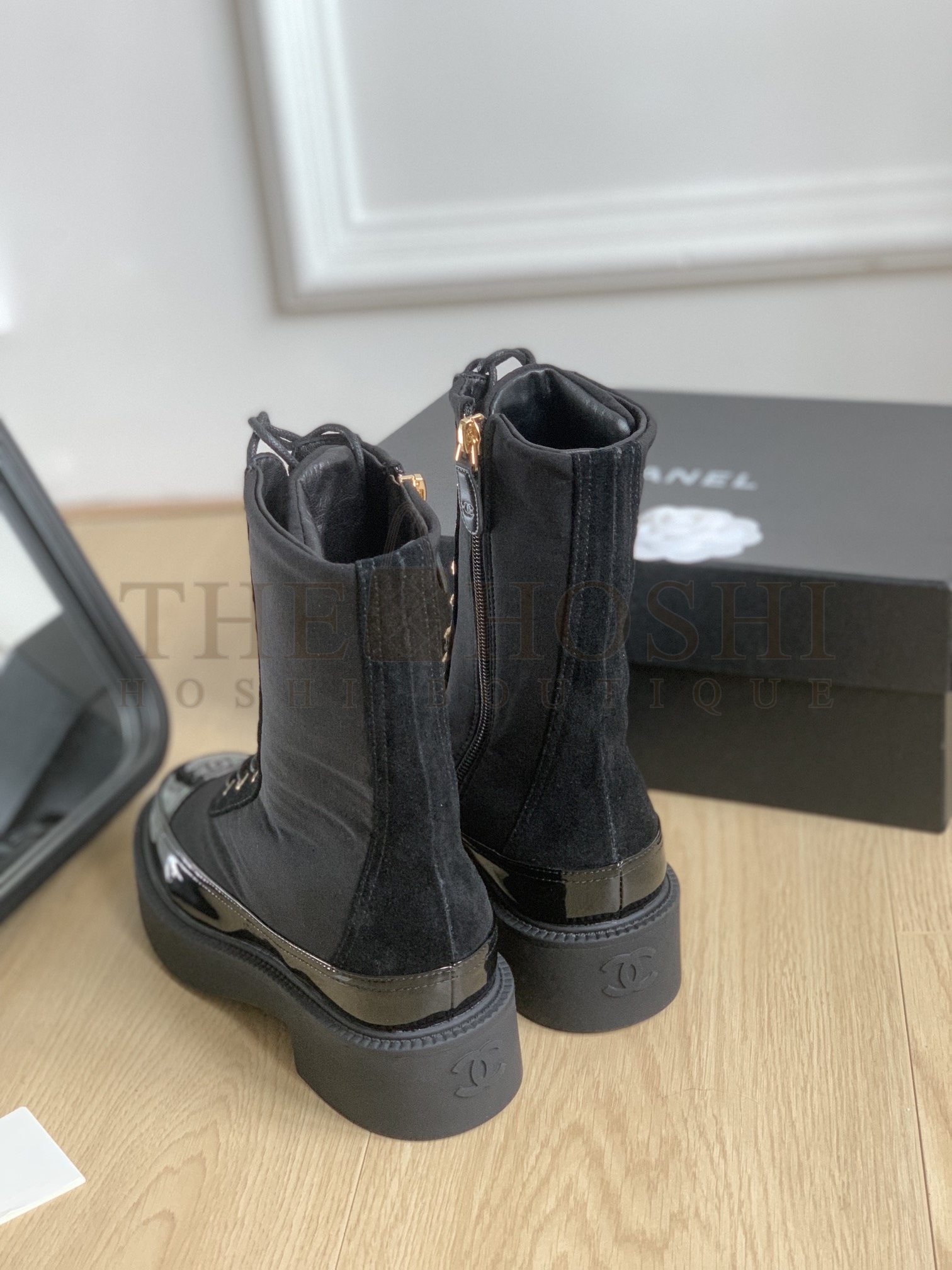 Ch**el BLACK GLOSSY ZIPPER BOOTS WITH GOLD ACCENTS SHOES Master Quality