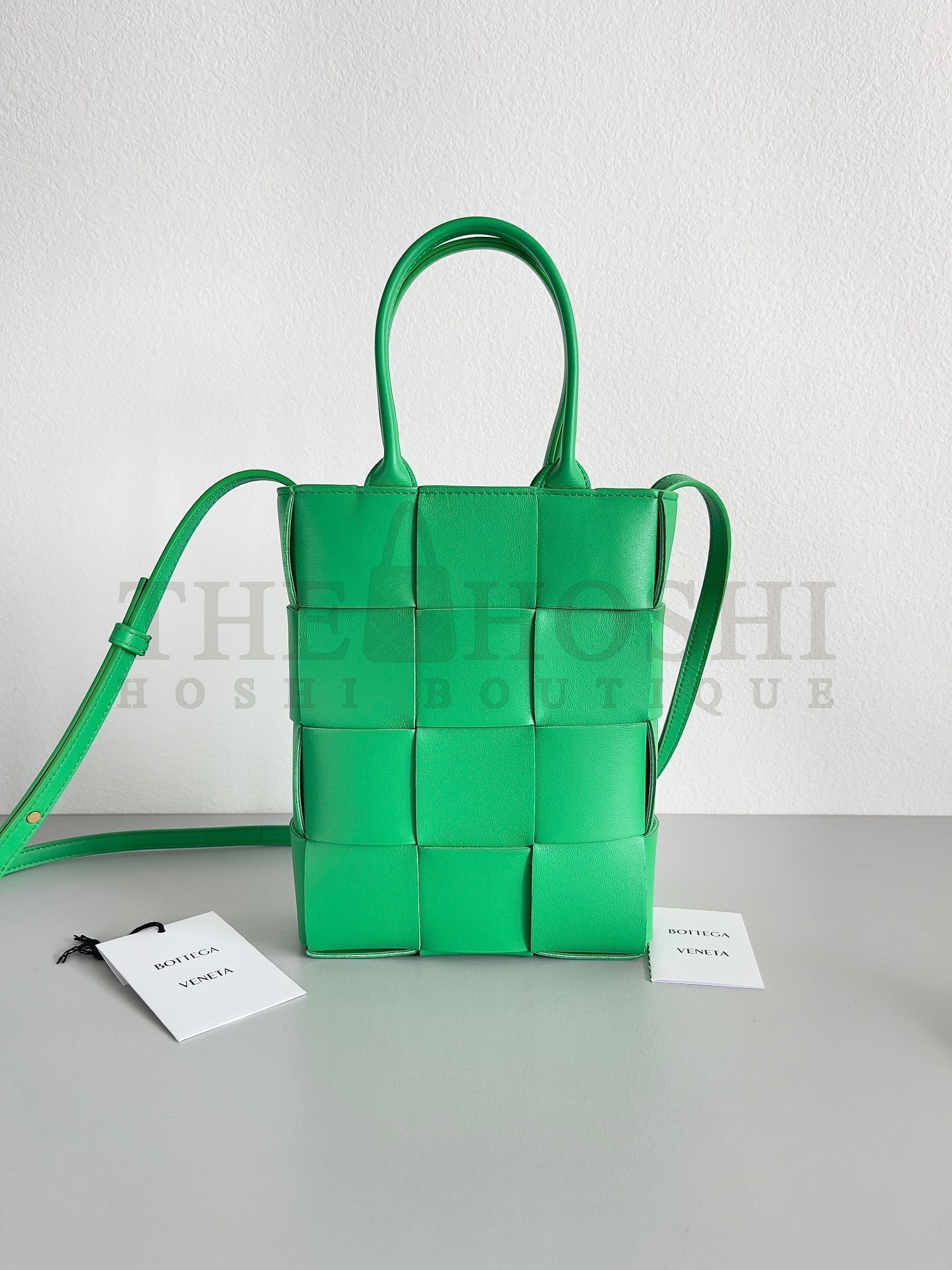 B0tt*ga Ven*ta Mini Cassette Tote Bag In Parakeet Lambskin Master Quality