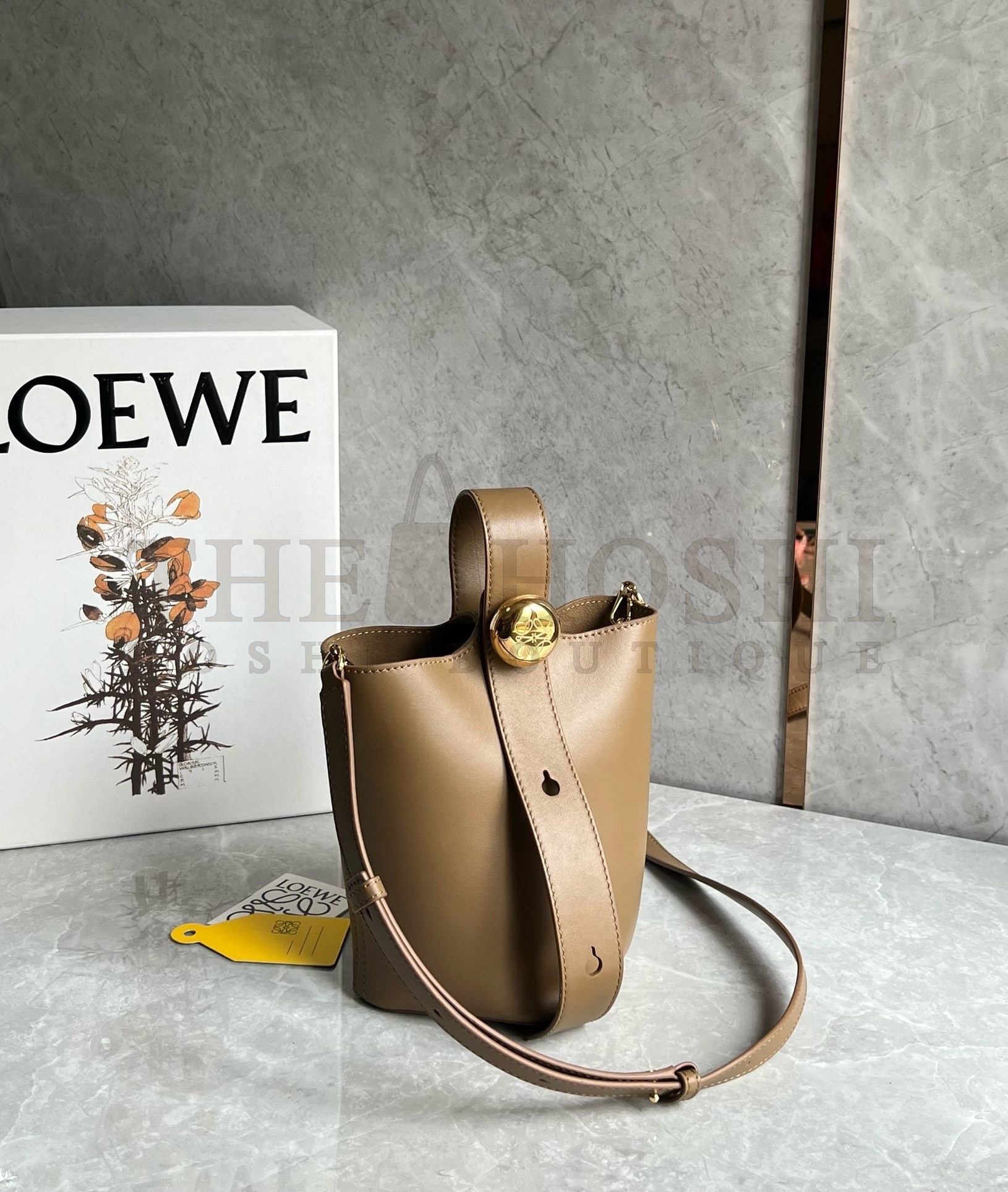 L0ew* Mini Pebble Bucket Bag in Oak Calfskin Master Quality