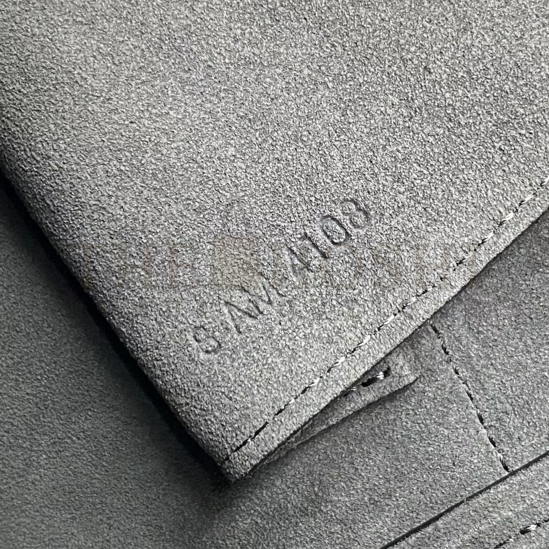 Ce1i*e Belt Mini Bag In Grey Grained Calfskin Master Quality