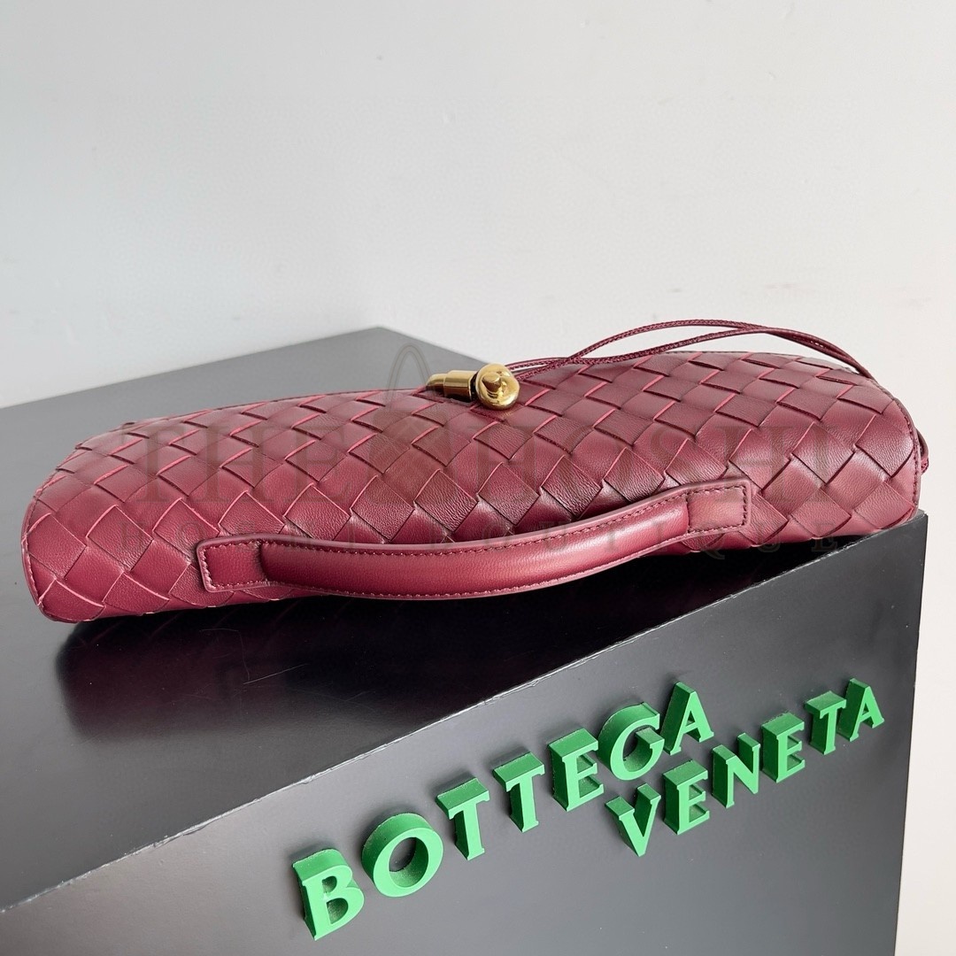 B0tt*ga Ven*ta Andiamo Clutch with Handle in Barolo Intrecciato Lambskin Master Quality
