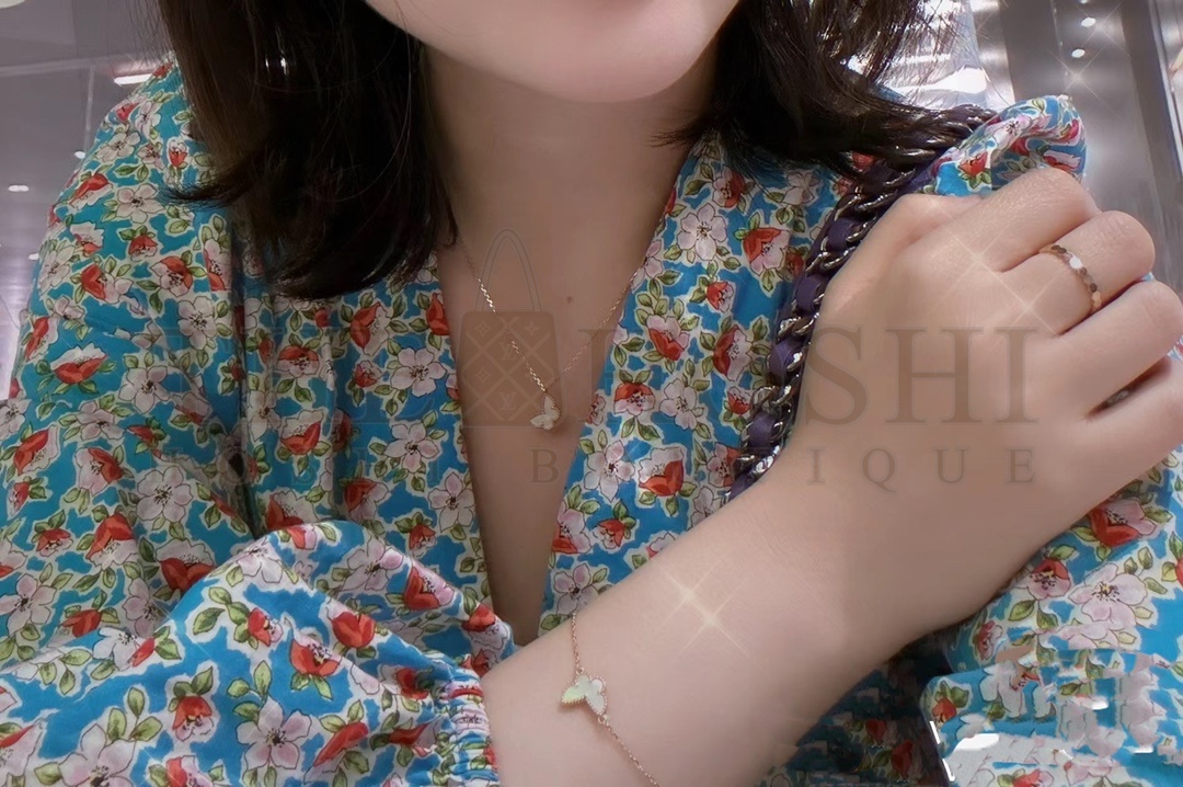 V*n Cl**f & Arpels Butterfly Necklace, Lucky Alhambra butterfly pendant Master Quality