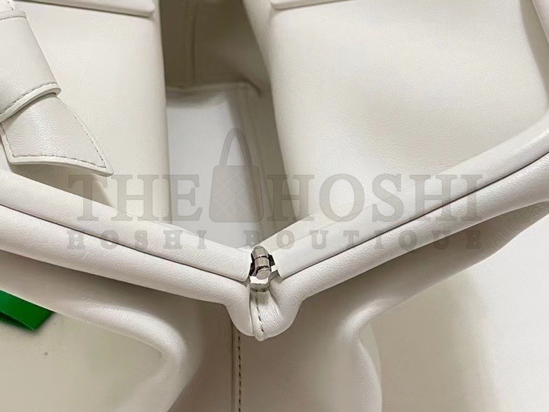 B0tt*ga Ven*ta Medium Point Top Handle Bag In White Leather Master Quality