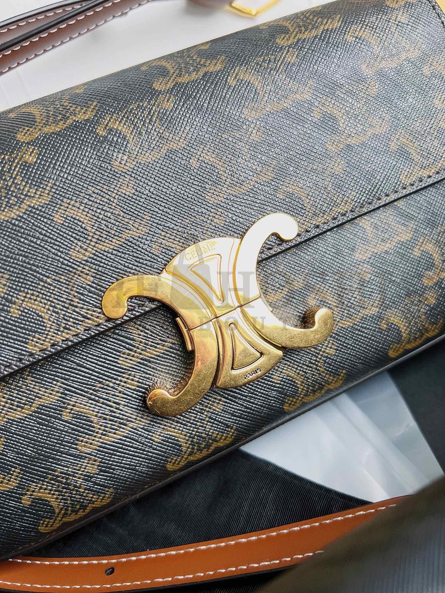 Ce1i*e Claude Shoulder Bag in Black Triomphe Canvas Master Quality