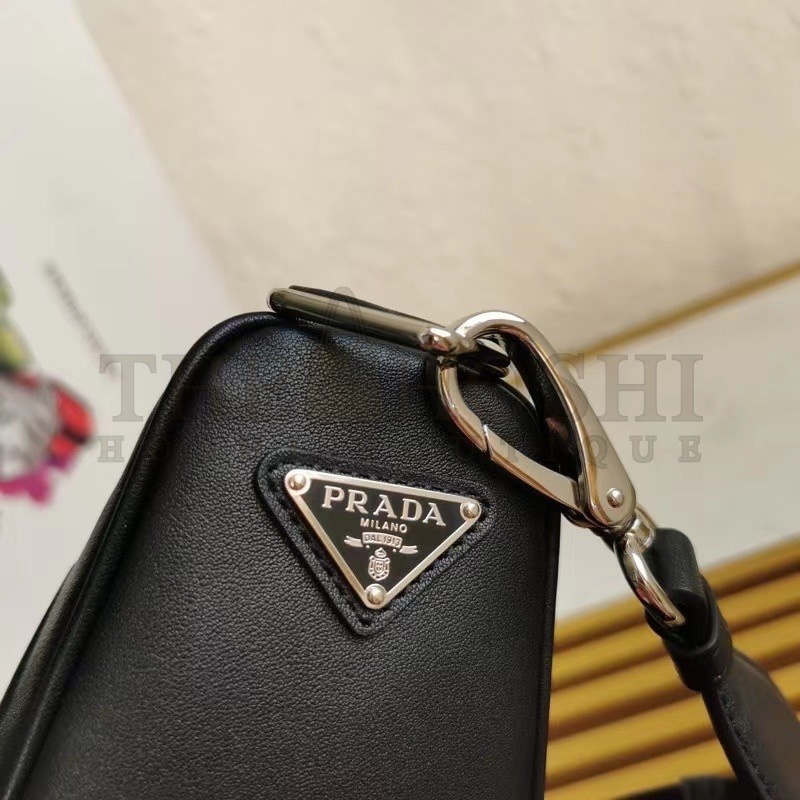 Pra*a Triangle Shoulder Bag In Black Leather Master Quality