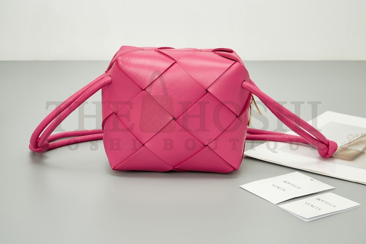 B0tt*ga Ven*ta Mini Cassette Camera Bag In Cranberry Lambskin Master Quality