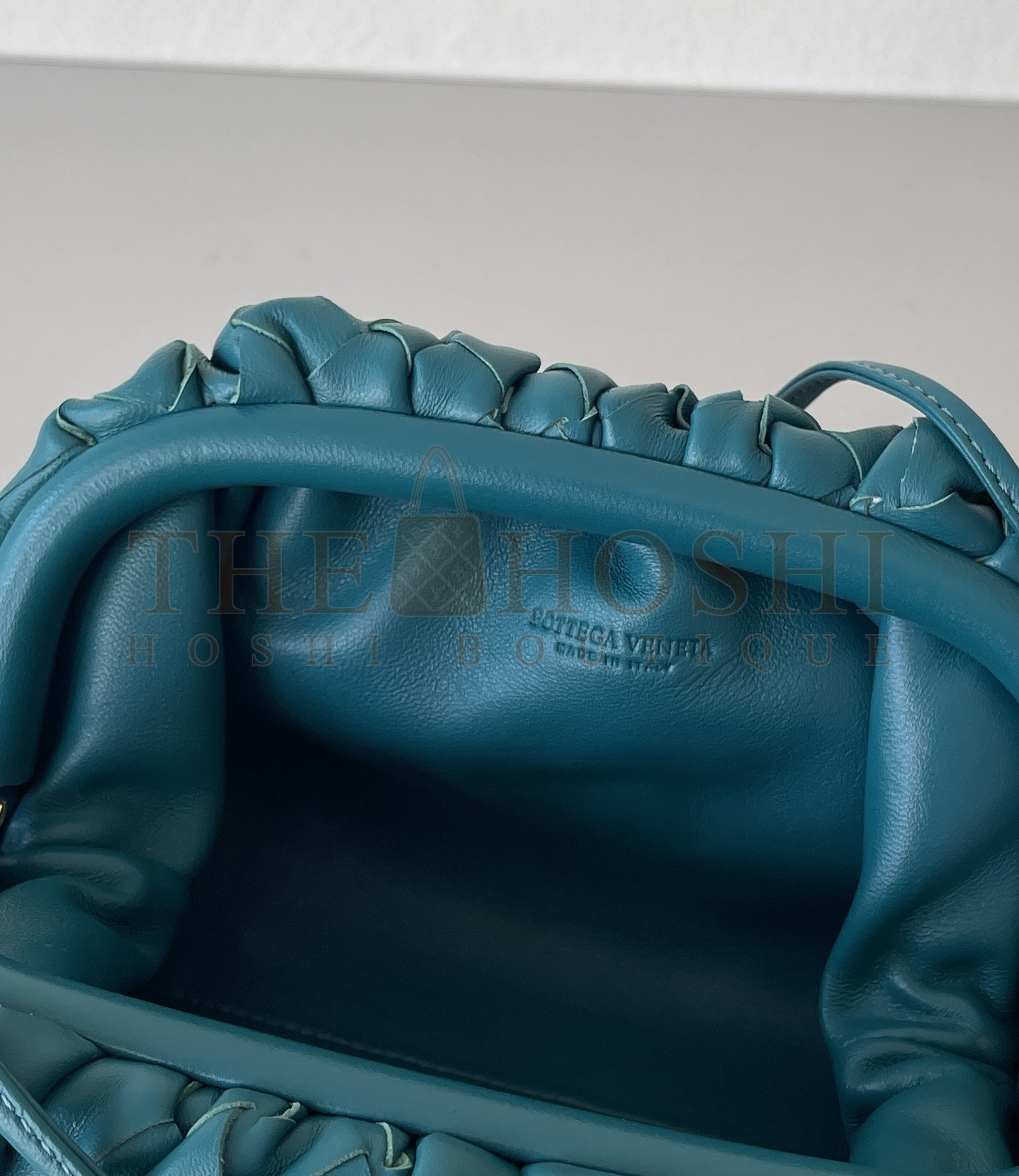 B0tt*ga Ven*ta BV The Pouch Intrecciato Mini Bag In Blue REAL LEATHER SIZE:22*12*7CM Master Quality
