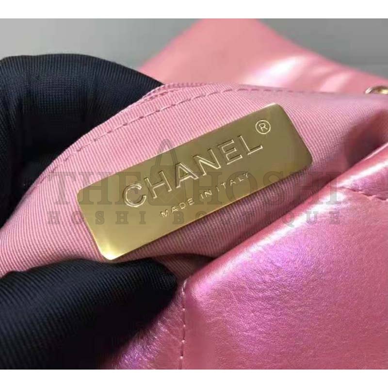 Ch**el Women 19 Flap Bag Lambskin Gold Silver-Tone & Ruthenium-Finish Metal Coral Master Quality