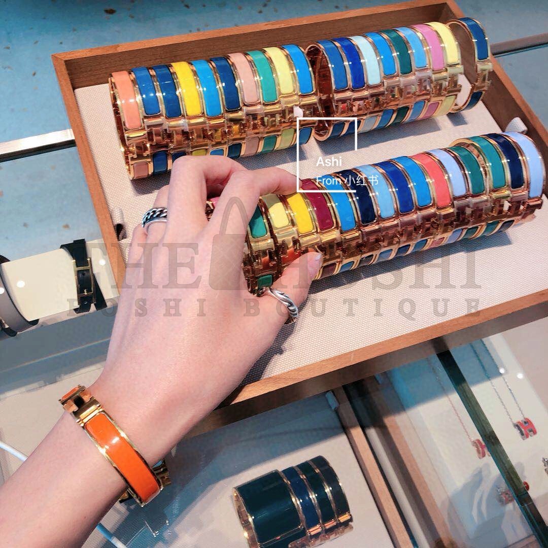 H**me5 H Clic Bracelet, Gold Master Quality