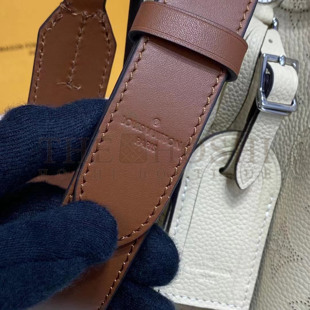 L0vis Vvtt0n LV Women Muria Bucket Bag Crème Beige Mahina Perforated Calf Leather Master Quality