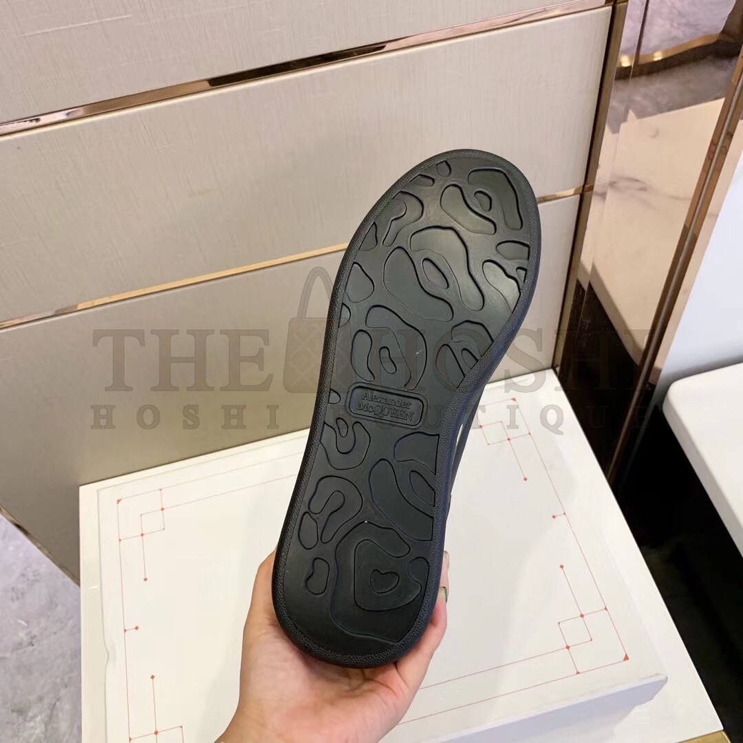 A1exa*der Mcqv*en Women