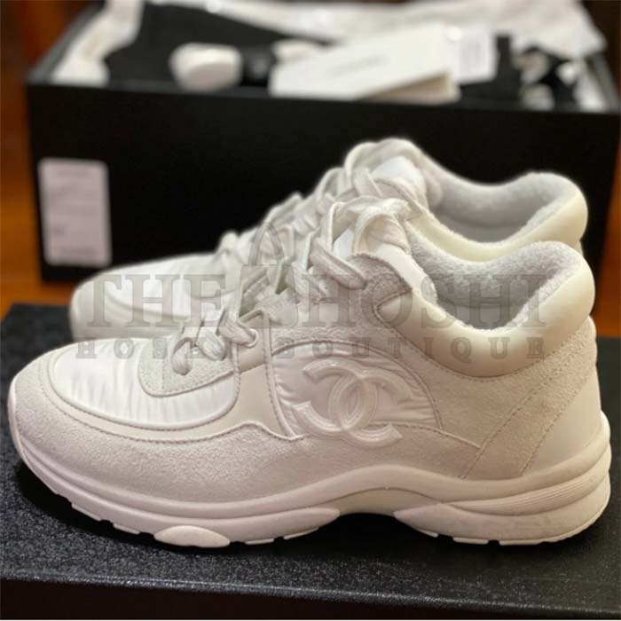 Ch**el Women CC Low Top Sneakers Calfskin Suede Leather Triple White Master Quality