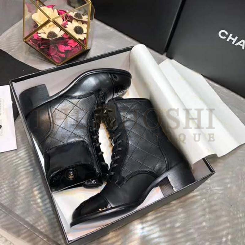 Ch**el Women Patent Calfskin &amp; Crumpled Calfskin Ankle Boots-Black Master Quality