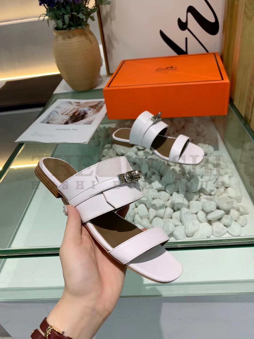 H**me5 Avenue Sandals In White Calfskin Master Quality