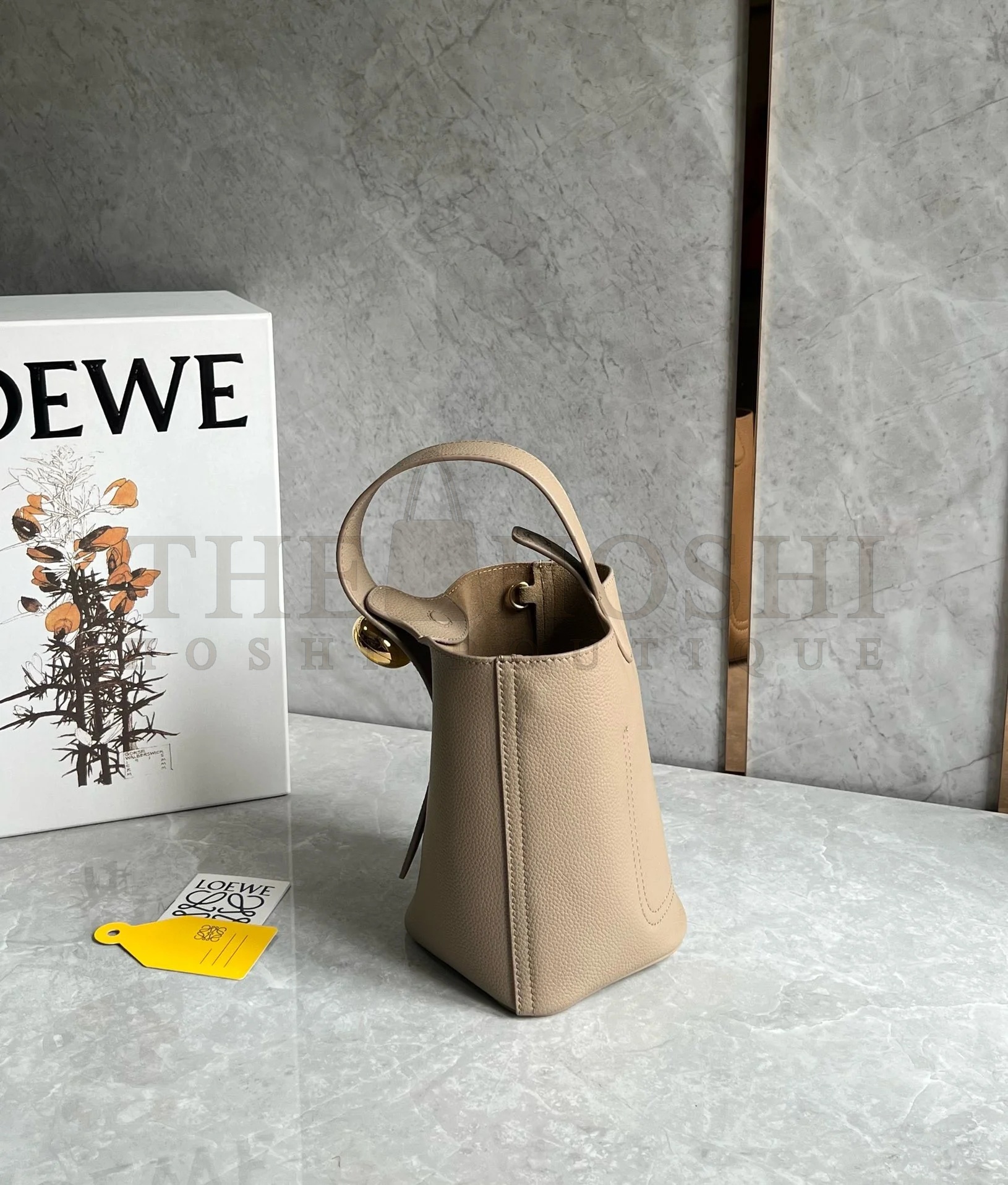 L0ew* Mini Pebble Bucket Bag in Sand Grained Leather Master Quality