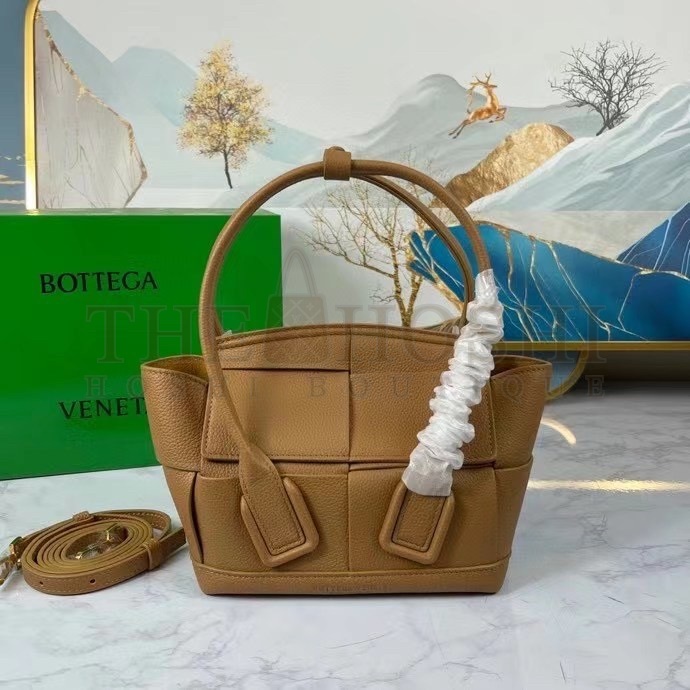 B0tt*ga Ven*ta Mini Arco Bag In Caramel Intrecciato Leather Master Quality