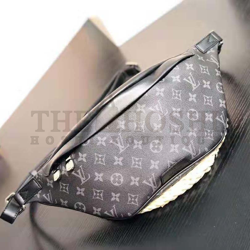 L0vis Vvtt0n LV Men Discovery Bumbag in Monogram Eclipse Canvas-Grey Master Quality