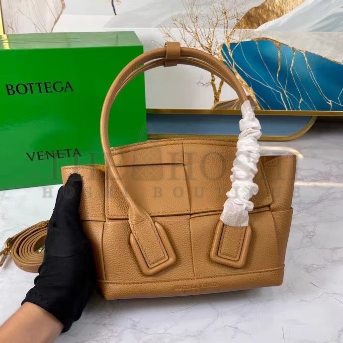 B0tt*ga Ven*ta Arco Mini Bag In Caramel Grained Leather Master Quality