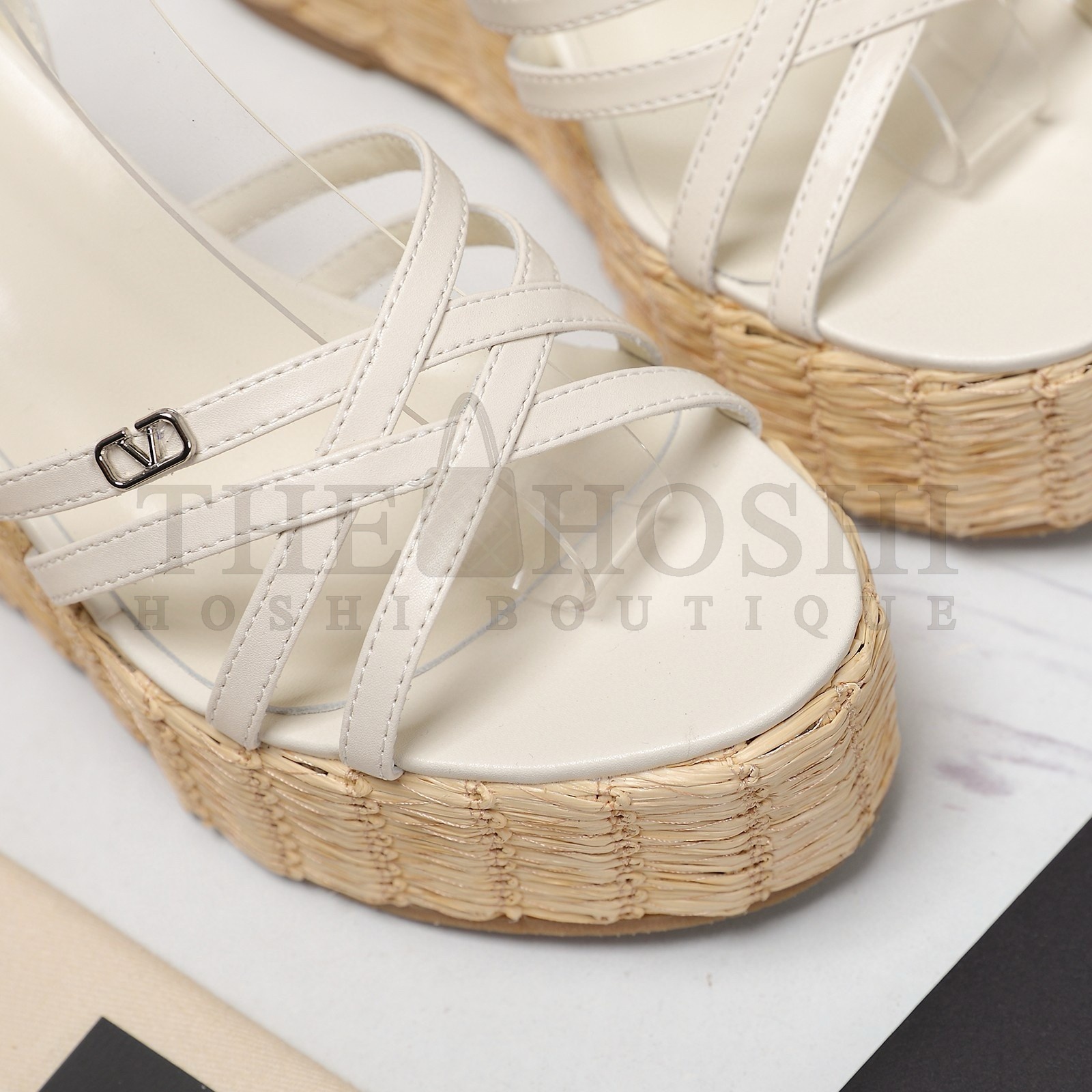 Va1e*ntin0 Raflower Wedge Sandals in White Calfskin Master Quality