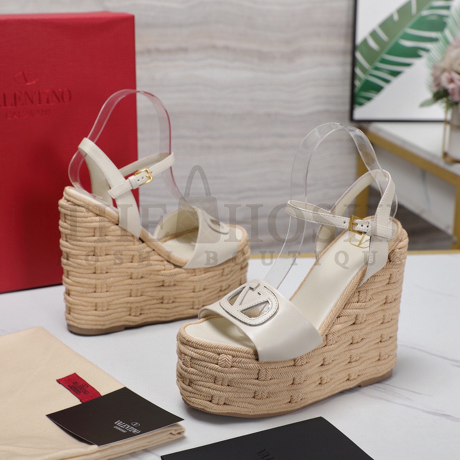 Va1e*ntin0 VLogo Cut-out Espadrille Wedge Sandals in White Leather Master Quality