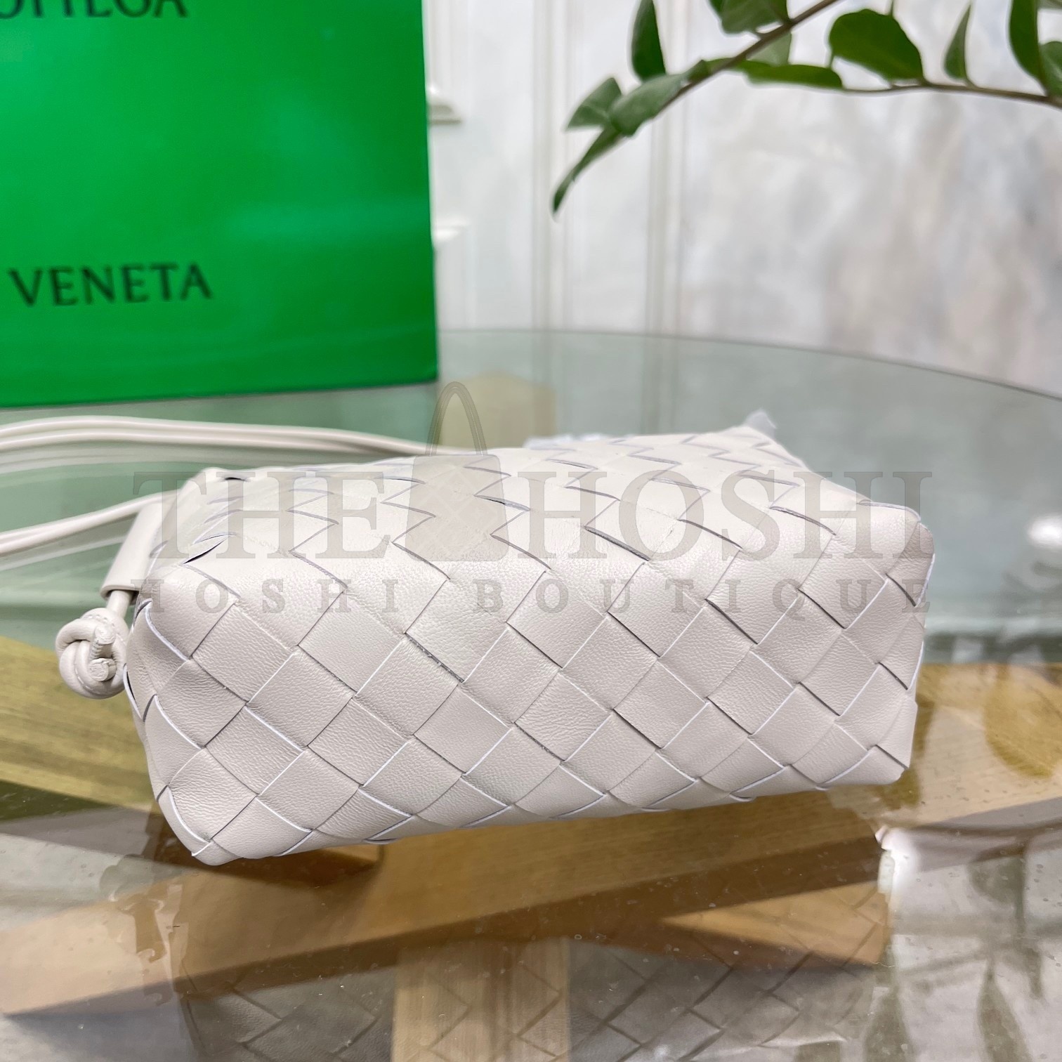 B0tt*ga Ven*ta Loop Mini Bag In White Intrecciato Lambskin Master Quality