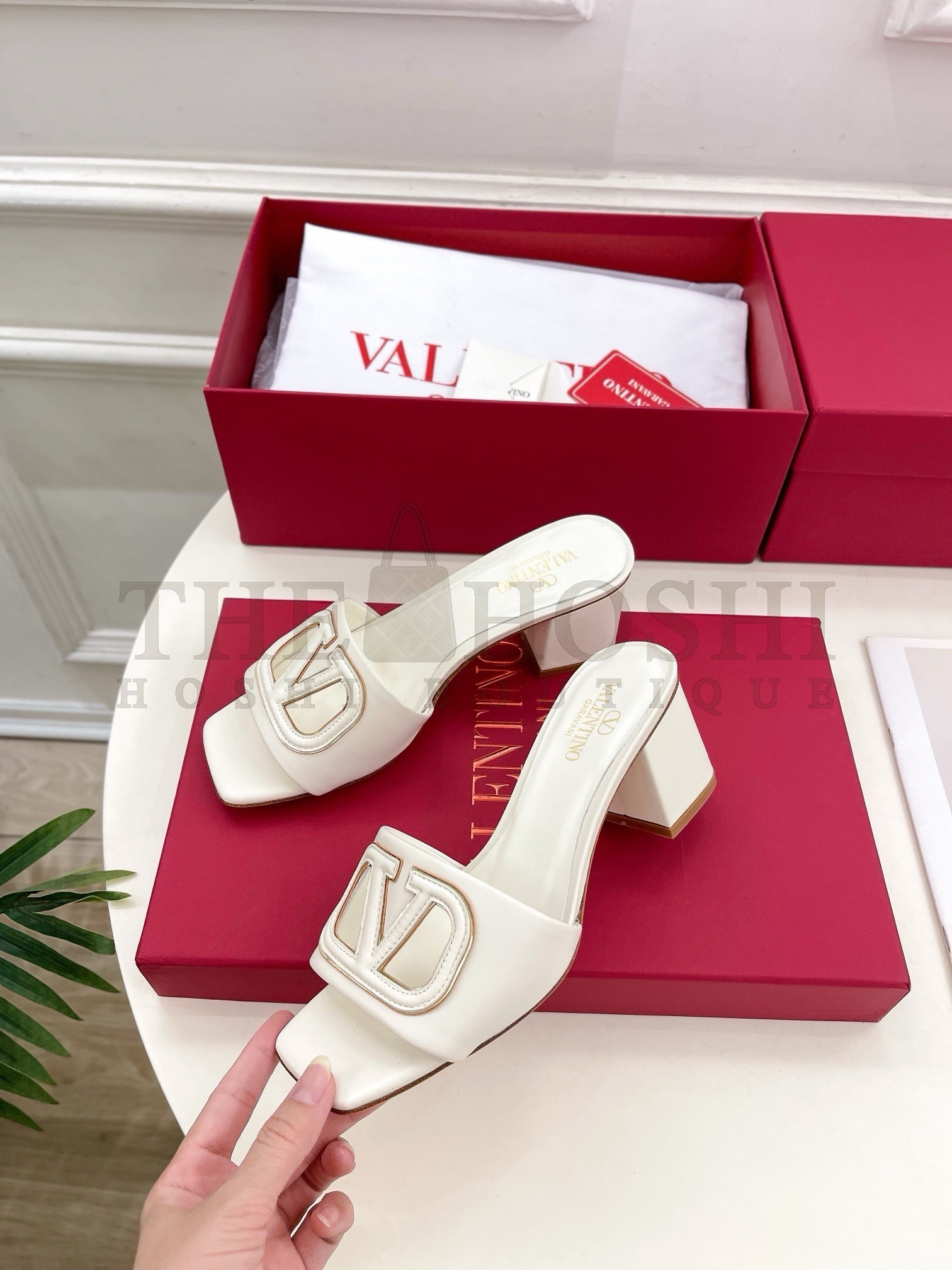 Va1e*ntin0 VLogo Cut-out Slide Sandals 60mm in White Leather Master Quality