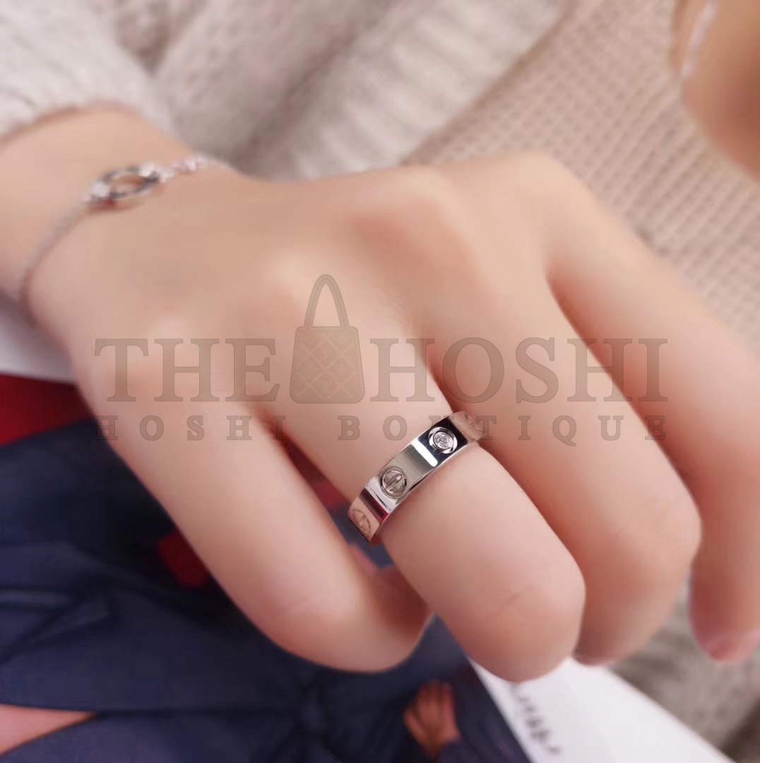 Ca*t1er Love Ring replica, One D1am0nd & White Gold Master Quality