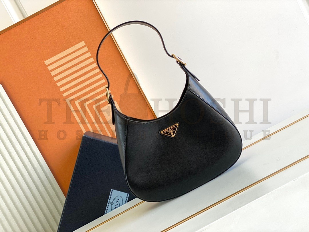 Pra*a Shoulder Bag in Black Leather Master Quality