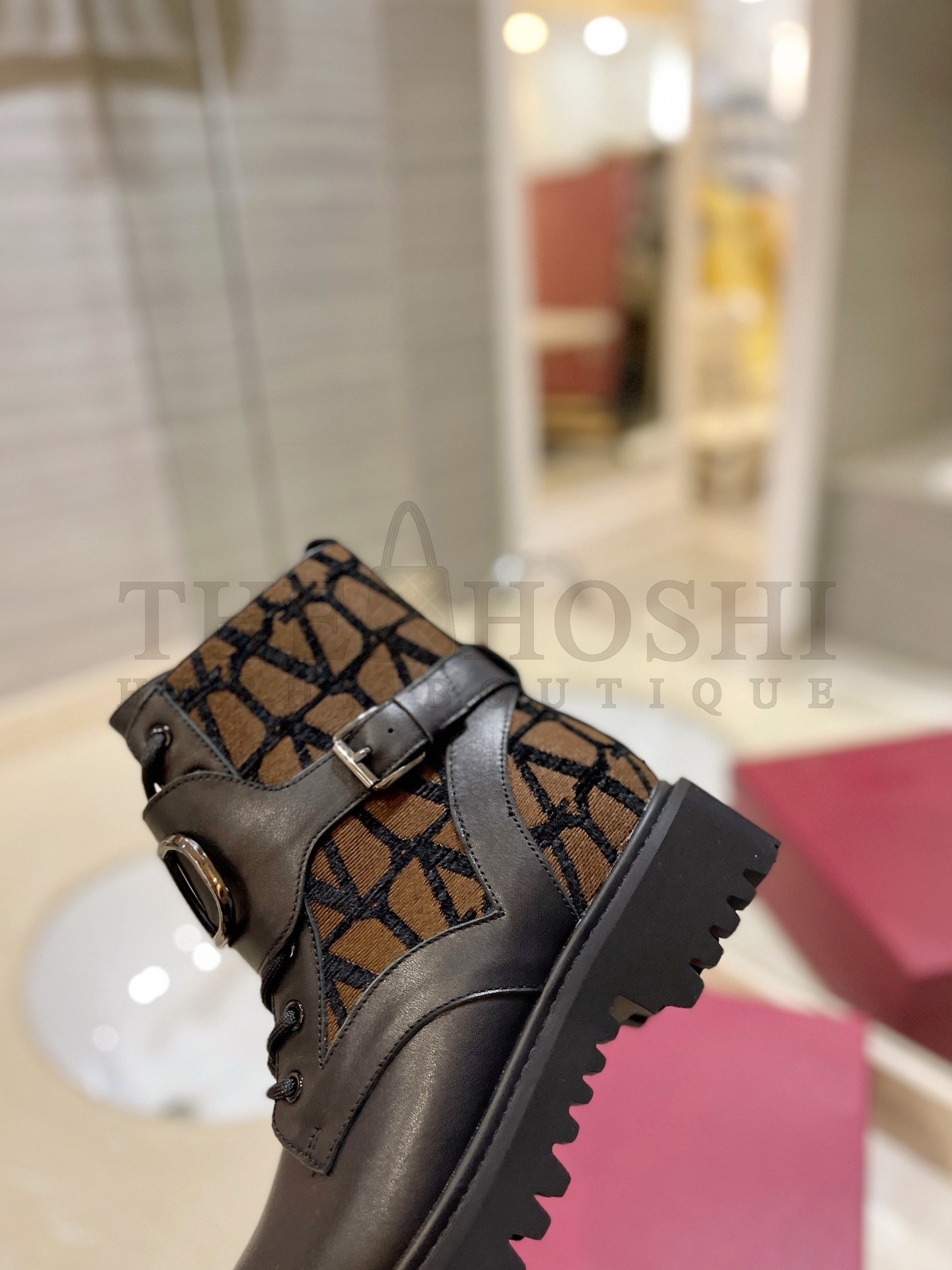 Va1e*ntin0 Vlogo Signature Combat Boots in Noir Toile Iconographe Master Quality