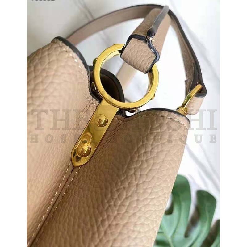L0vis Vvtt0n LV Women Capucines MM Handbag Galet Gray Taurillon Leather Master Quality