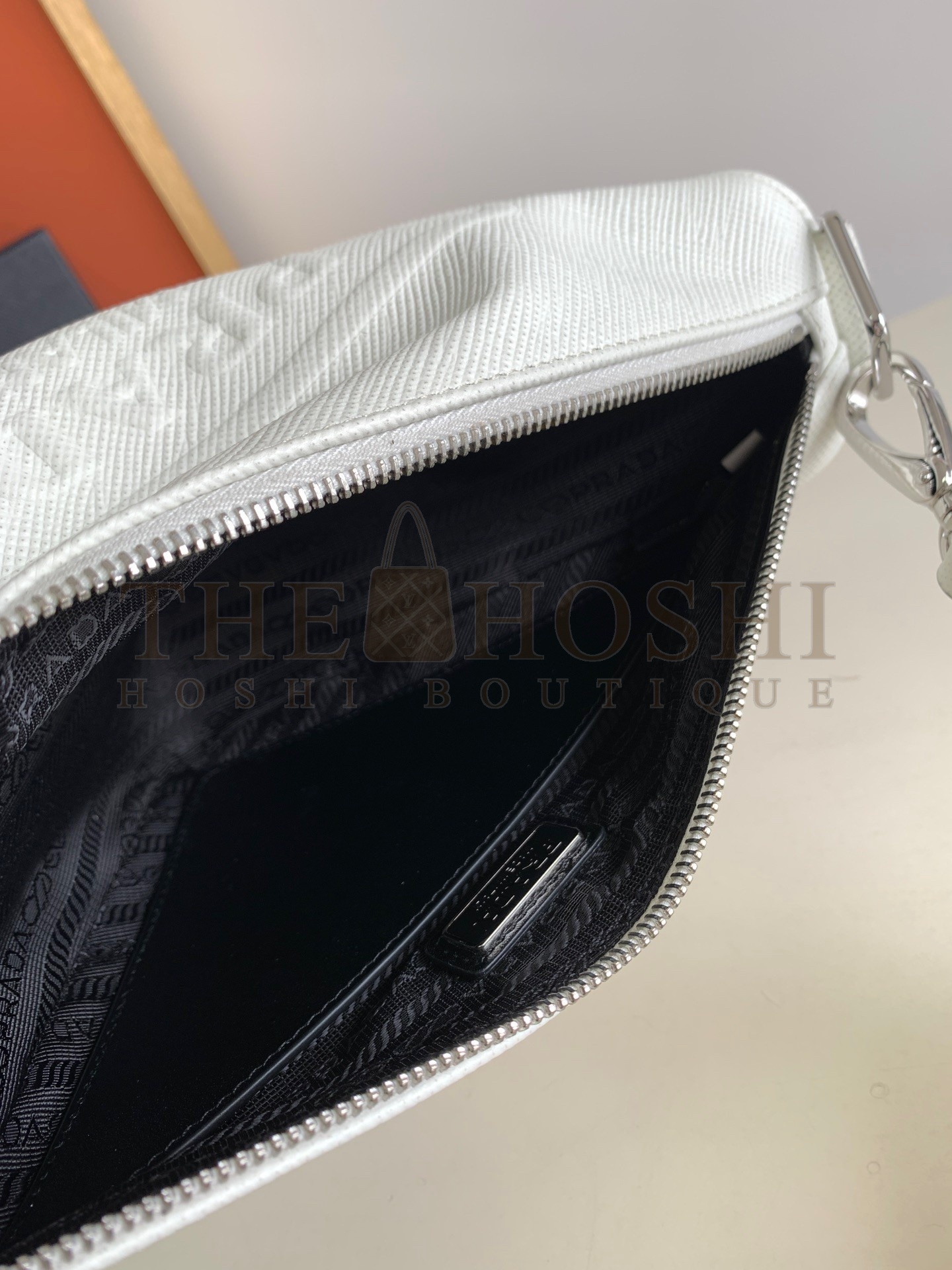 Pra*a Triangle Shoulder Bag In White Saffiano Leather Master Quality