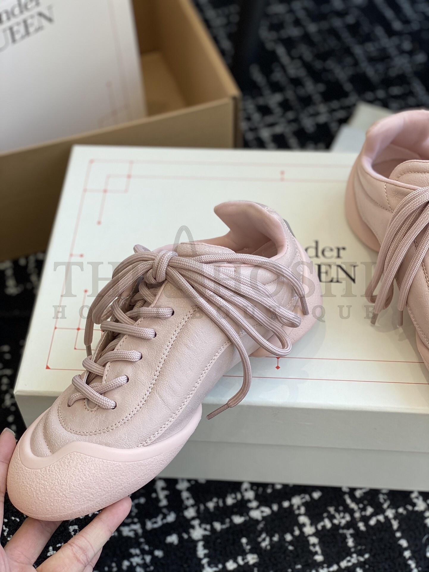 A1exa*der Mcqv*en Women