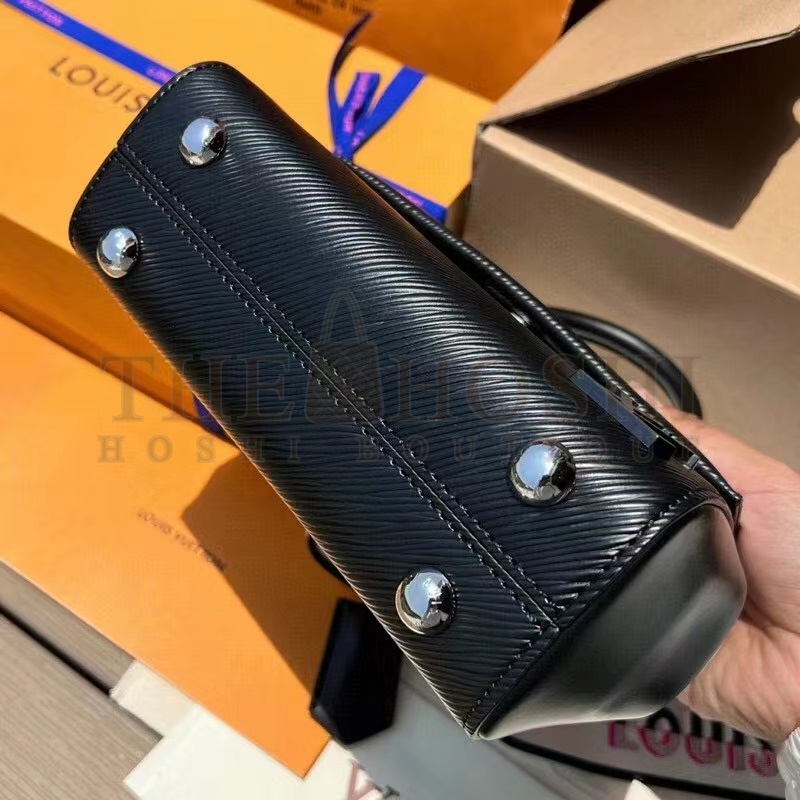 L0vis Vvtt0n LV Women Cluny Mini Handbag Black Epi Grained Cowhide Leather Master Quality