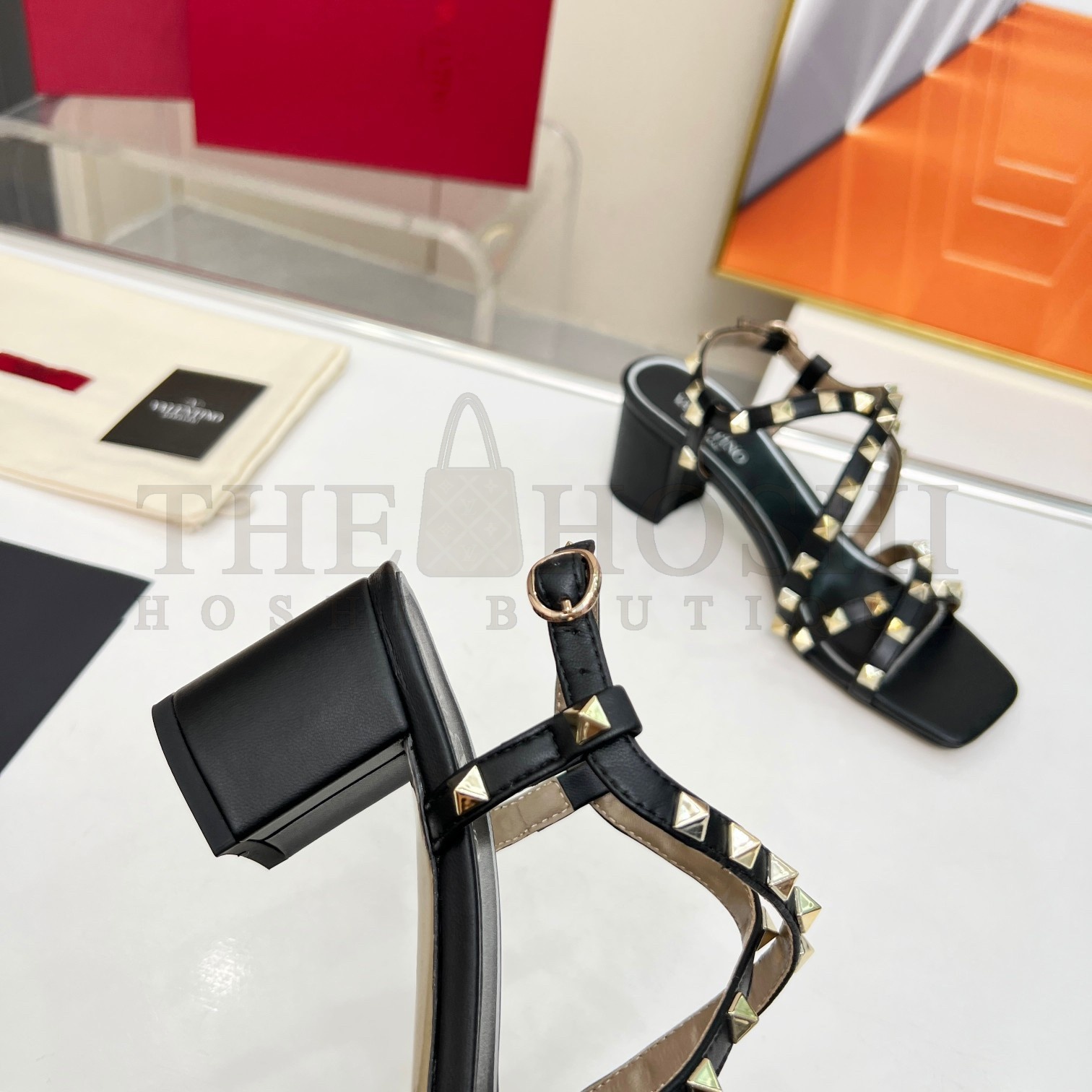 Va1e*ntin0 Rockstud Sandals 60MM with Straps in Black Leather Master Quality