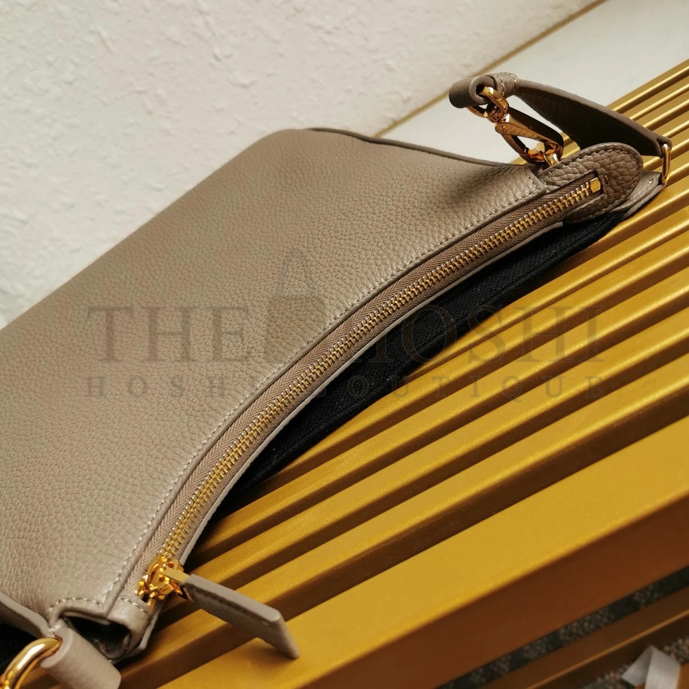 Pra*a Shoulder Bag in Grey Grained Leather Master Quality