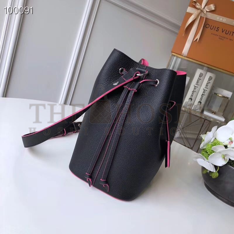 L0vis Vvtt0n LV Women Lockme Bucket Bag in Calfskin Lether-Black Master Quality
