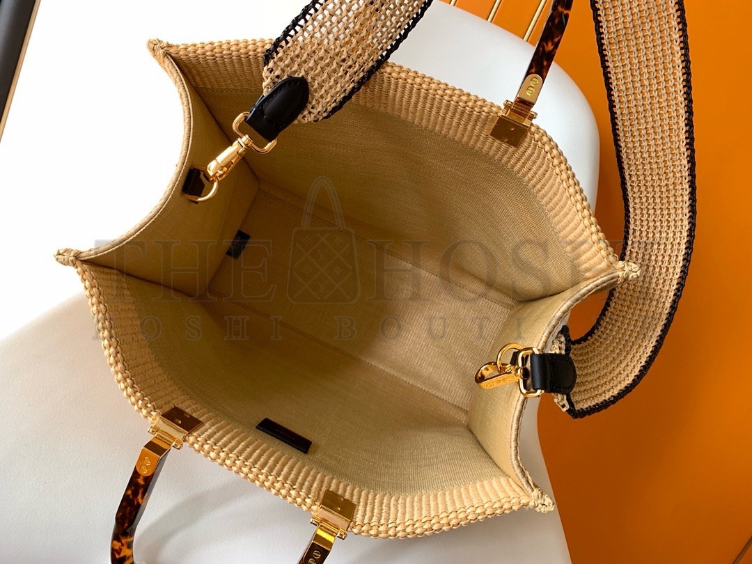 F**di Sunshine Medium Tote Bag in Black and Natural Straw Master Quality