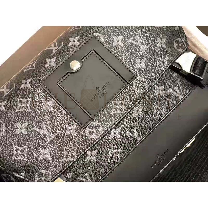 L0vis Vvtt0n LV Men Messenger PM Voyager in Monogram Eclipse Canvas-Grey Master Quality